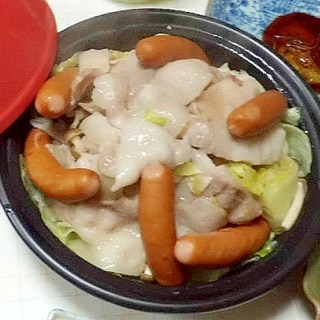 タジン鍋で、豚バラ肉・レタス蒸し